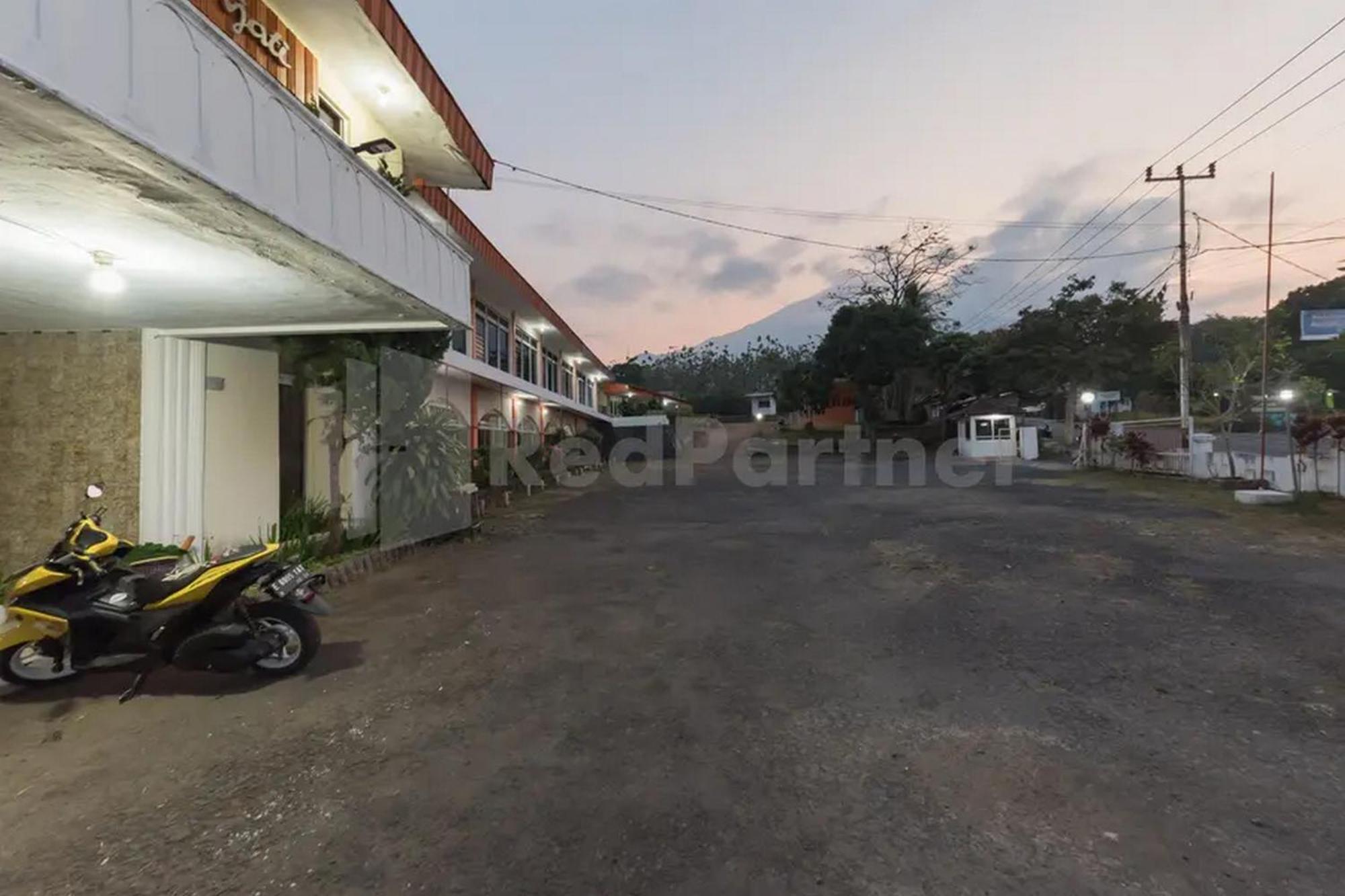 Hotel Linggarjati Near Natural Park Twa Linggarjati ภายนอก รูปภาพ