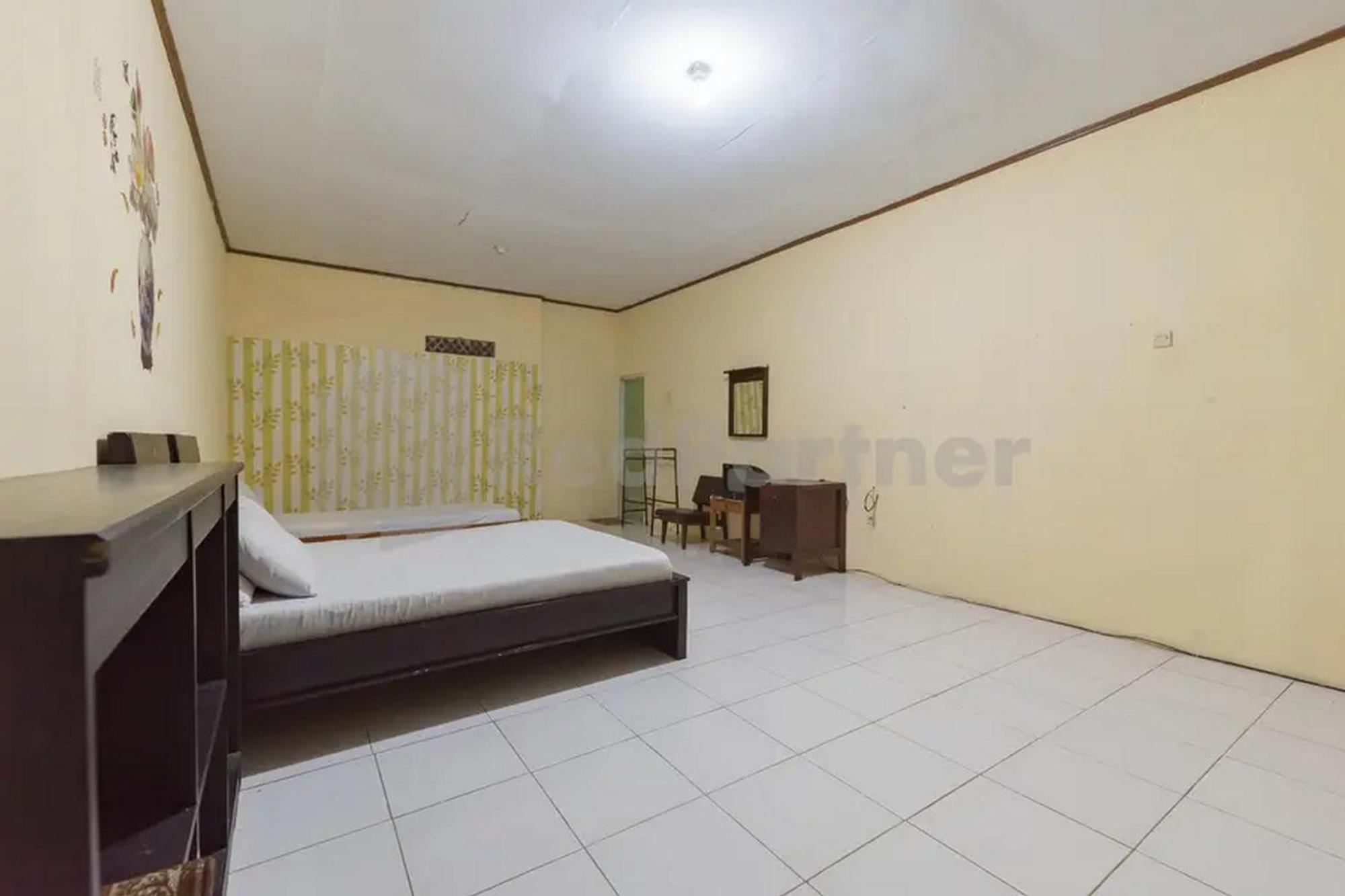 Hotel Linggarjati Near Natural Park Twa Linggarjati ภายนอก รูปภาพ