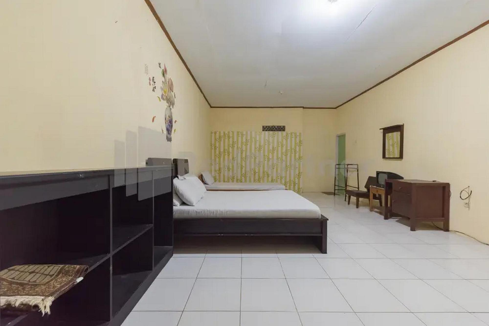 Hotel Linggarjati Near Natural Park Twa Linggarjati ภายนอก รูปภาพ