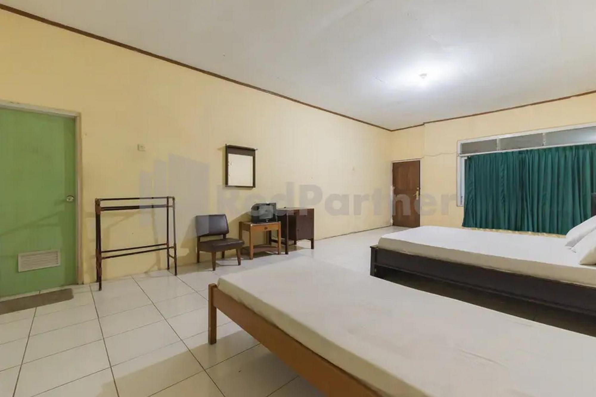 Hotel Linggarjati Near Natural Park Twa Linggarjati ภายนอก รูปภาพ