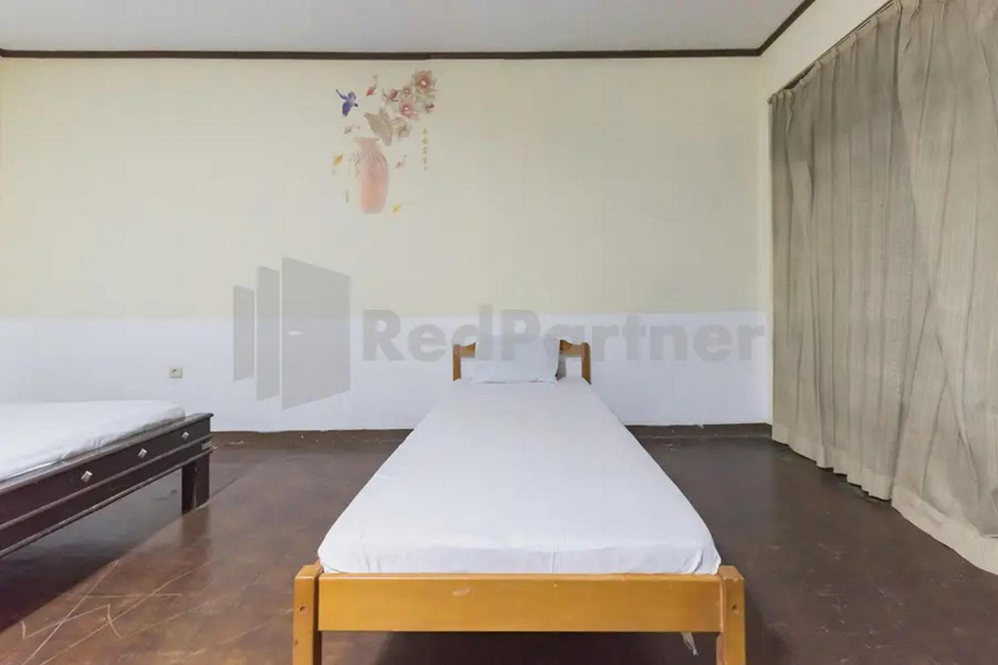 Hotel Linggarjati Near Natural Park Twa Linggarjati ภายนอก รูปภาพ
